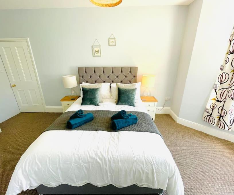 Rookley Villa, 3 Bedroom Family Apartment, 文特诺 外观 照片