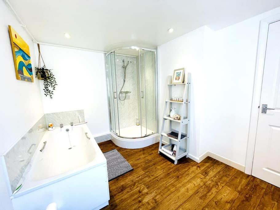 Rookley Villa, 3 Bedroom Family Apartment, 文特诺 外观 照片
