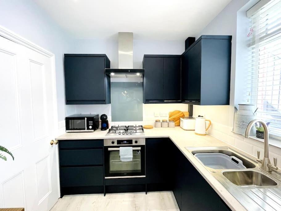 Rookley Villa, 3 Bedroom Family Apartment, 文特诺 外观 照片